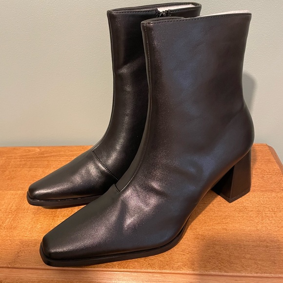 NWT Lulu’s Black Square Toe Heeled Ankle Boots - Picture 6 of 9